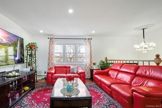 3 Ozone Pl in Massapequa, NY - Building Photo - Building Photo