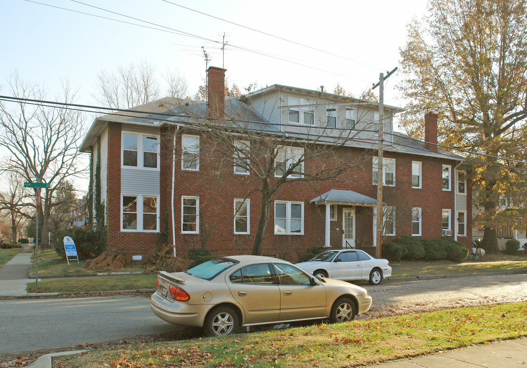 902 2nd St W in Huntington, WV - Foto de edificio