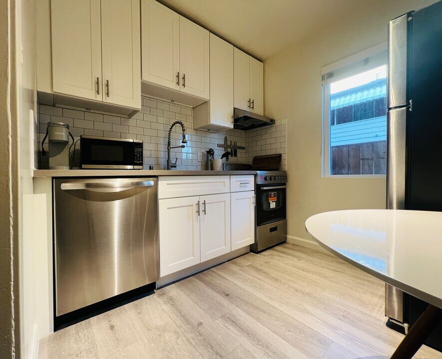 5525 Harold Way in Los Angeles, CA - Building Photo