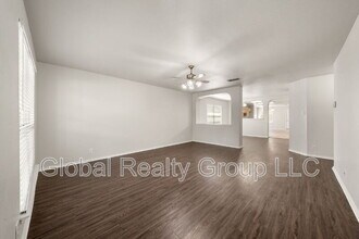 8911 Valhalla in Selma, TX - Building Photo - Building Photo