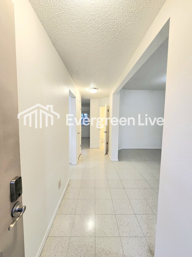 2148 Santa Ana Ct in Portales, NM - Building Photo - Building Photo