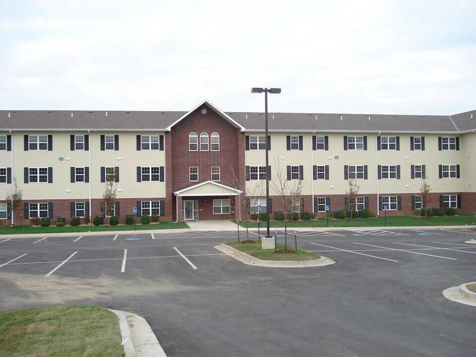 Parkway Pointe Senior Apartments Photo
