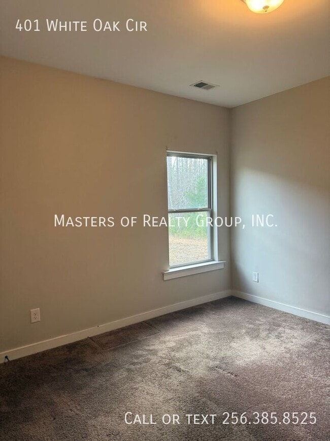 401 White Oak Cir in Lincoln, AL - Building Photo - Building Photo