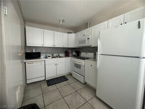 1314 E St Louis Ave in Las Vegas, NV - Building Photo - Building Photo