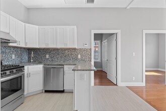 100 Griffith St in Jersey City, NJ - Building Photo - Building Photo