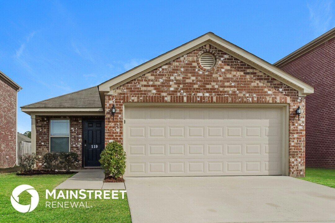 119 Darrow Creek Dr in Owens Cross Roads, AL - Building Photo