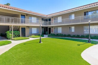 Camino Pueblo and El Rancho Apartment Homes in Placentia, CA - Building Photo - Building Photo