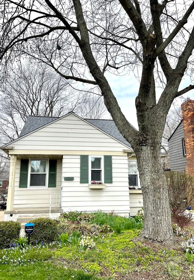 property at 1915 Hyland St