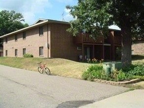 Driftwood Plaza in St. Cloud, MN - Foto de edificio - Building Photo