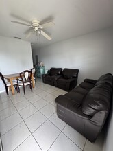17472 SW 105th Ave in Miami, FL - Building Photo - Building Photo