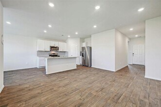 1711 Windsor Blvd in Lockhart, TX - Building Photo - Building Photo