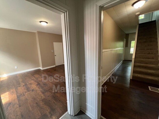 1104 Brabec St in Pittsburgh, PA - Building Photo - Building Photo
