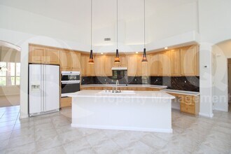 902 E Desert Flower Ln in Phoenix, AZ - Building Photo - Building Photo