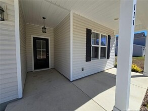 111 Pine Needle Dr in Salemburg, NC - Building Photo - Building Photo