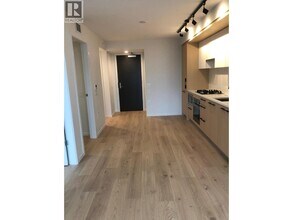2729-2729 Kingsway in Vancouver, BC - Building Photo - Building Photo