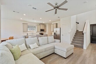 17114 Pentland Hls Wy in Hockley, TX - Foto de edificio - Building Photo