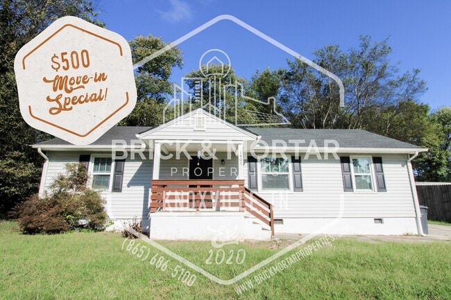 1407 Charles Dr NE