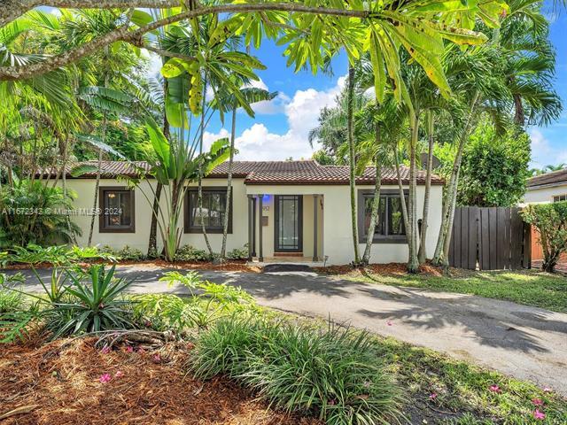 5912 SW 42nd Ter in Miami, FL - Building Photo - Building Photo