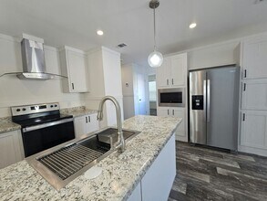 16830 Oak Leaf Ct in North Fort Myers, FL - Building Photo - Building Photo