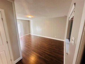 5809 Harvest Hill Rd in Dallas, TX - Building Photo - Building Photo