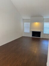 2601 Ashe Rd in Bakersfield, CA - Building Photo - Building Photo