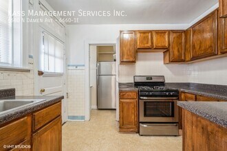 6660 N Damen Ave in Chicago, IL - Building Photo - Building Photo