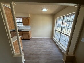 2722 N St Augustine Rd in Dallas, TX - Building Photo - Building Photo