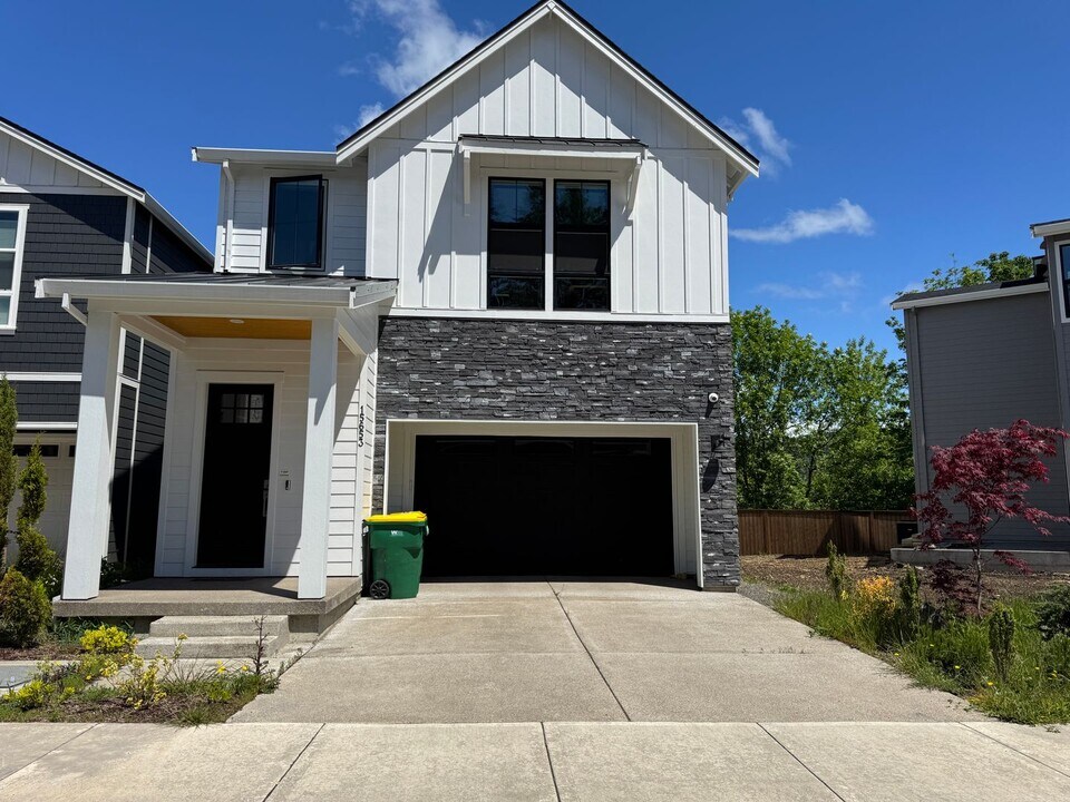 15653 NW Raywood Ln in Portland, OR - Building Photo