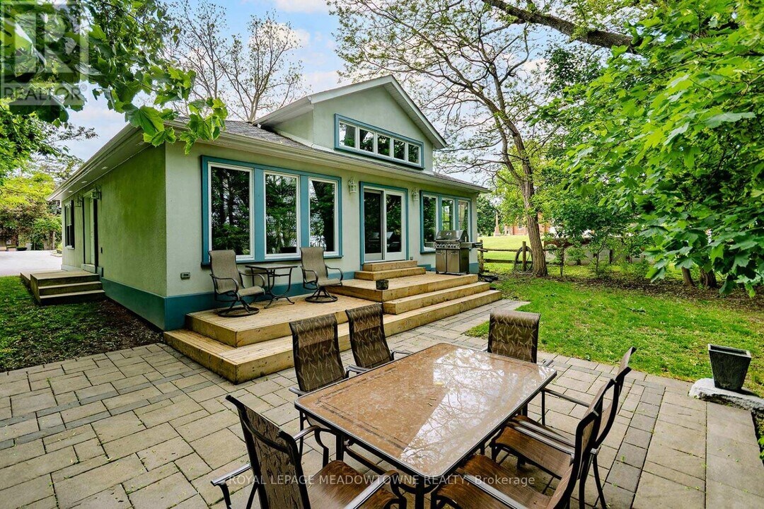 307 Queen St S in Mississauga, ON - Building Photo