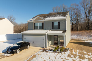 Golden Lab Rd in Hopewell, VA - Building Photo