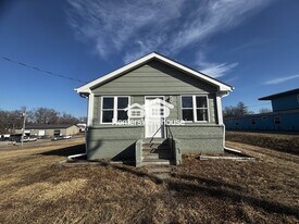 2621 SE 14th St in Des Moines, IA - Building Photo