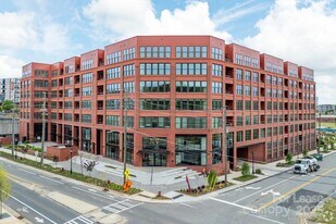 300 E 36th St in Charlotte, NC - Building Photo