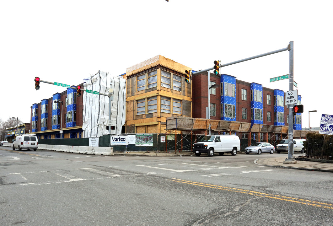 Quincy Commons in Roxbury, MA - Foto de edificio