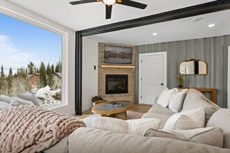 220 Circle Dr in Brian Head, UT - Building Photo - Building Photo