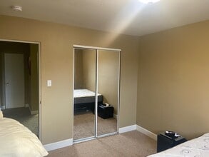 2295 E Asbury Ave, Unit 203 in Denver, CO - Foto de edificio - Building Photo