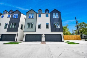 5314 Kindred Gdn Ln in Houston, TX - Building Photo
