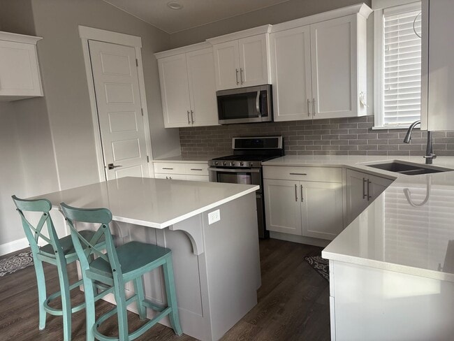 3881 Harmony Way in Santa Clara, UT - Building Photo - Building Photo