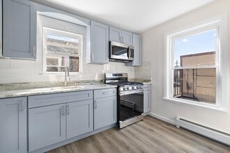 35 W 23rd St in Bayonne, NJ - Building Photo - Building Photo