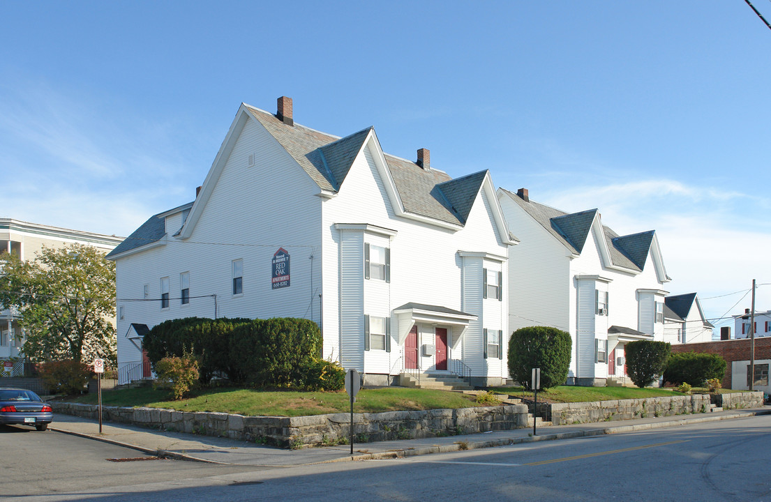 157 Wilson St in Manchester, NH - Foto de edificio