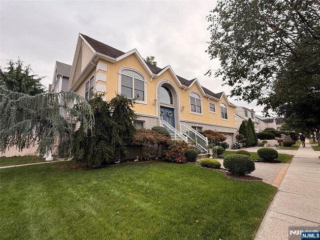 424 Page in Lyndhurst, NJ - Building Photo - Building Photo