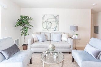 Pleasant Run Senior Apartments in Indianapolis, IN - Foto de edificio - Interior Photo