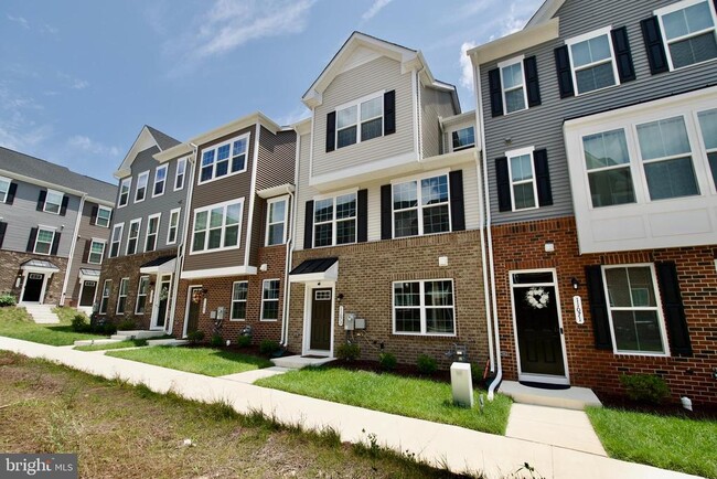 11073 Meridian Hill Way in Upper Marlboro, MD - Foto de edificio - Building Photo