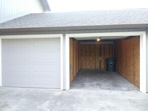 211 Barnett St, Unit 211 in Santa Rosa, CA - Building Photo - Building Photo