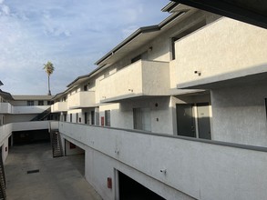 Stepney Apartments in Inglewood, CA - Building Photo - Building Photo