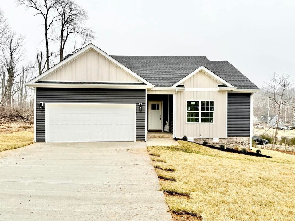 1914 Lewter Dr in Clarksville, TN - Building Photo