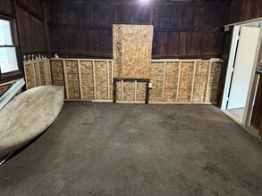 80 Prospect St, Unit Garage Bays for Rent in Middletown, CT - Foto de edificio - Building Photo