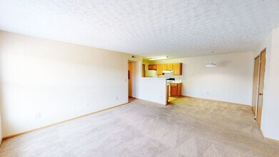 5498 Cedar Spgs in Columbus, OH - Building Photo - Building Photo