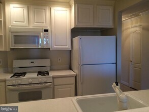 901 N Monroe St in Arlington, VA - Building Photo - Building Photo