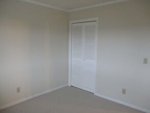 650 Cedar Point Blvd in Cedar Point, NC - Building Photo - Building Photo