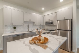 Urban 33 in Vancouver, WA - Foto de edificio - Building Photo